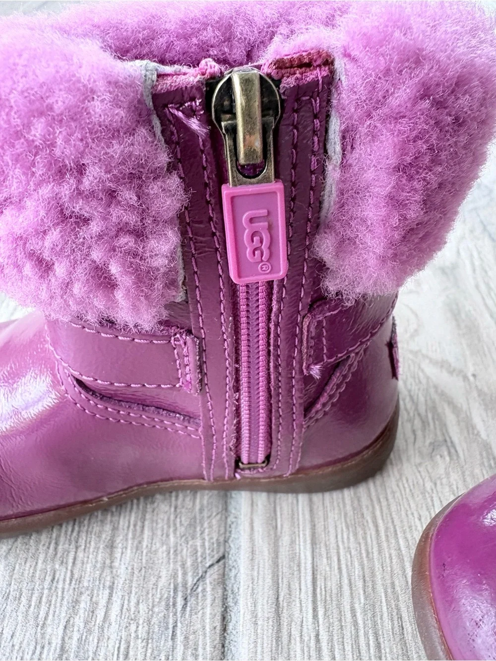 UGG Australia Gemma Patent Leather Magenta Boots Rhinestone Toddler Size 8.5